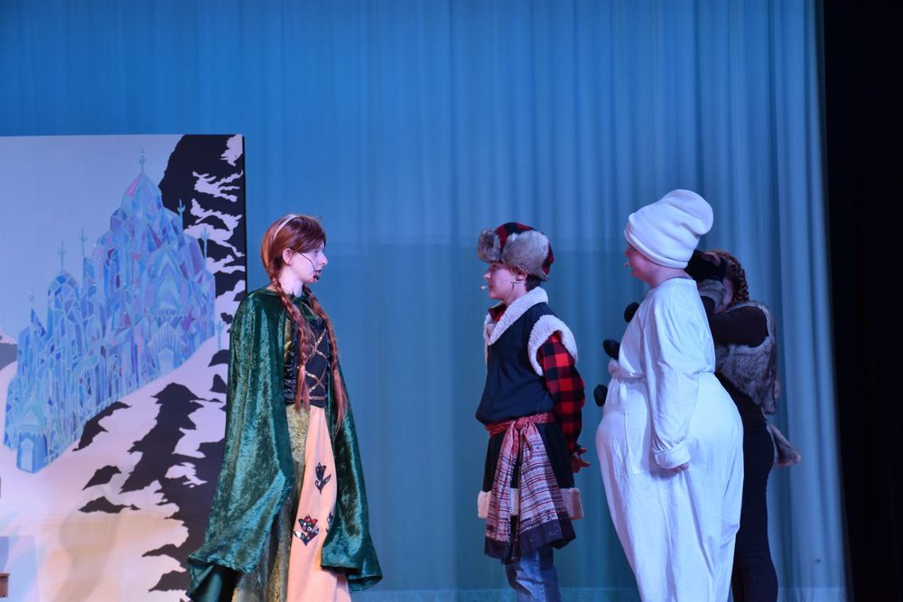 TONIGHT! RCS Middle School Drama Club debuts Disney's Frozen JR. the Musical!!