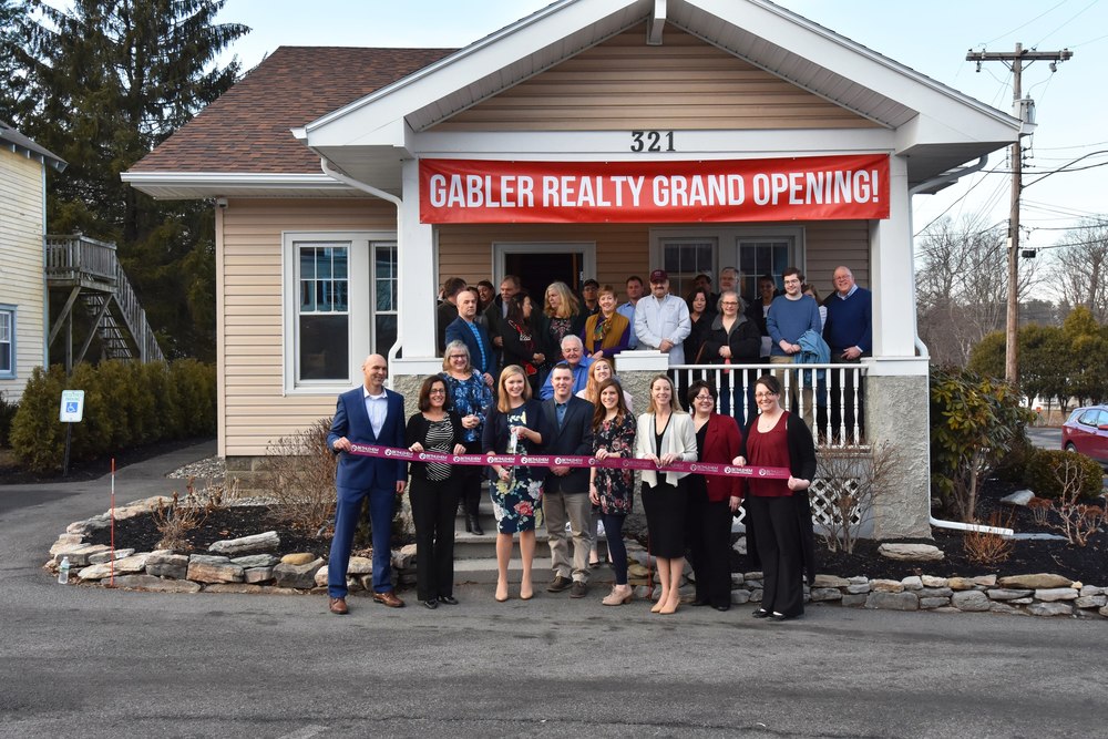 RCS alumnus Judi Gabler at her grand opening for Gabler Realty