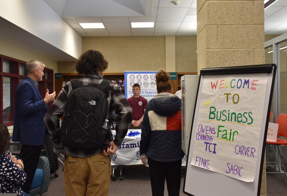 RCS High School Launches Career Cafe with Manufacturing Job Fair for Juniors and Seniors