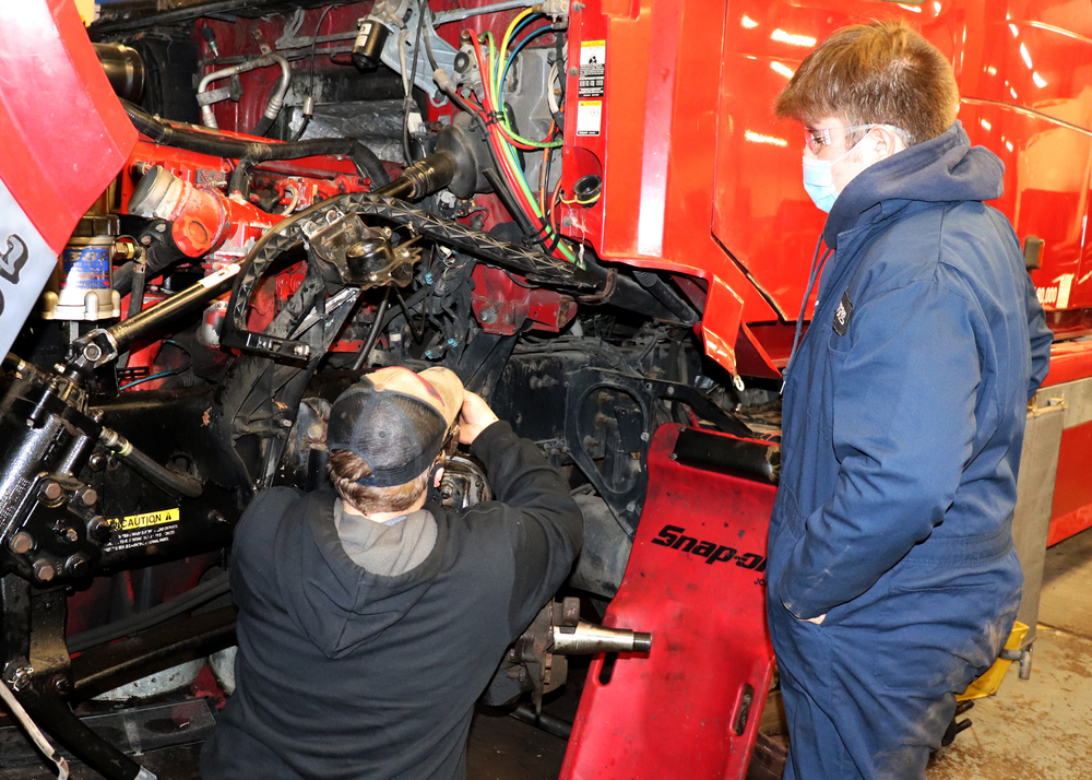 RCS seniors continue to build futures working on big rigs
